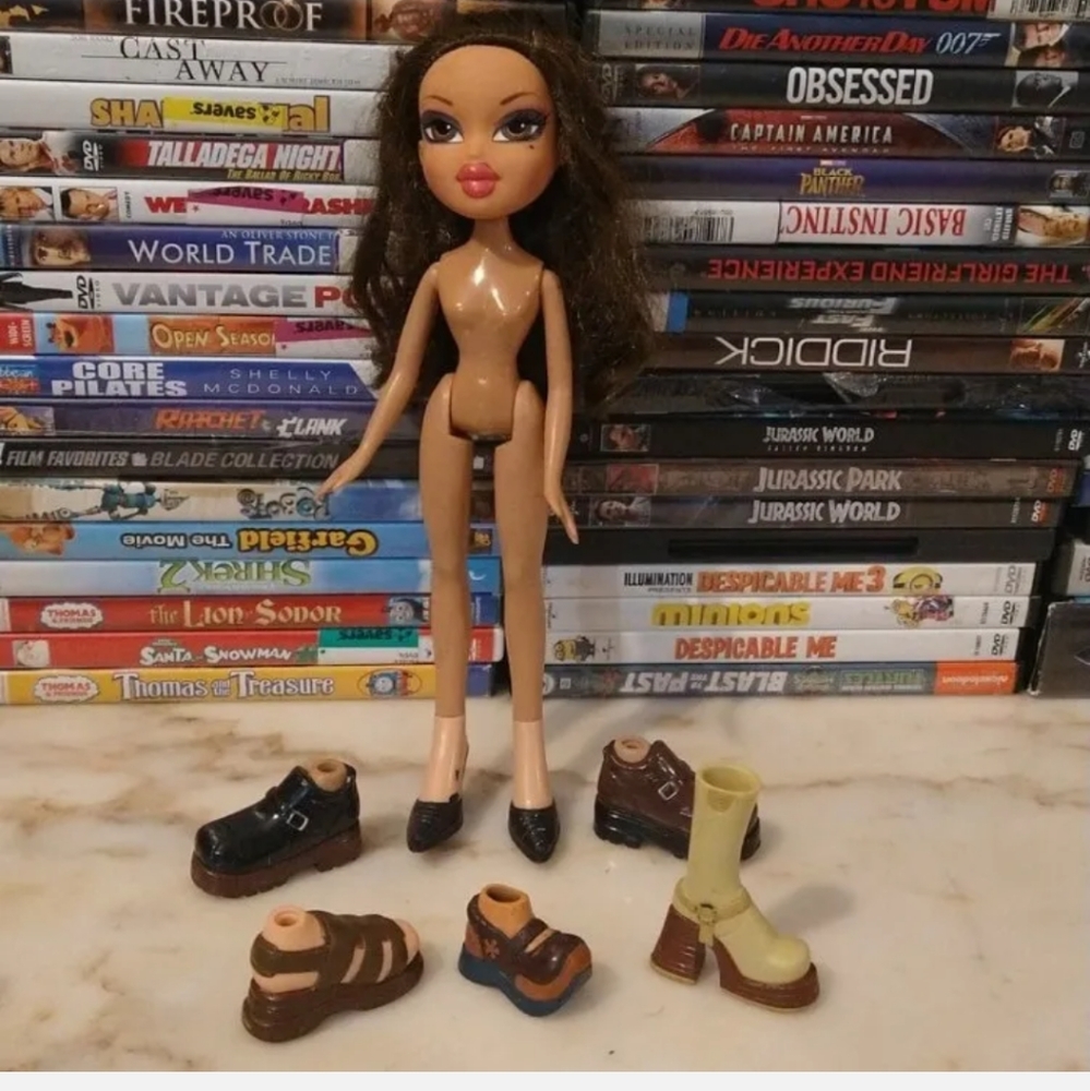 Bratz Yasmin doll original release 2001 with extra shoes